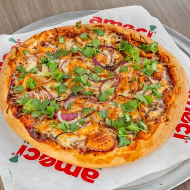 BBQ Chicken Pizza (12" Medium (6 Slices)).