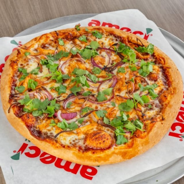 BBQ Chicken Pizza (14" Large (8 Slices)).