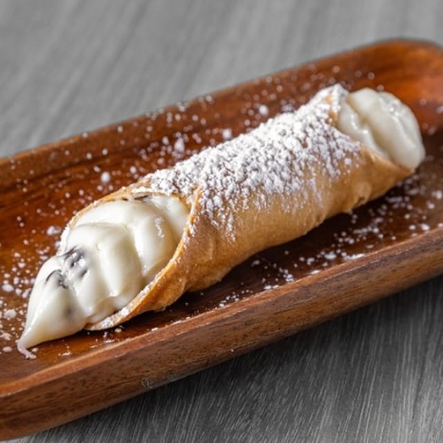Cannoli.