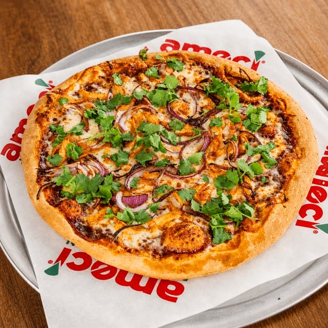 BBQ Chicken Pizza (18" Giganti (16 Slices)).
